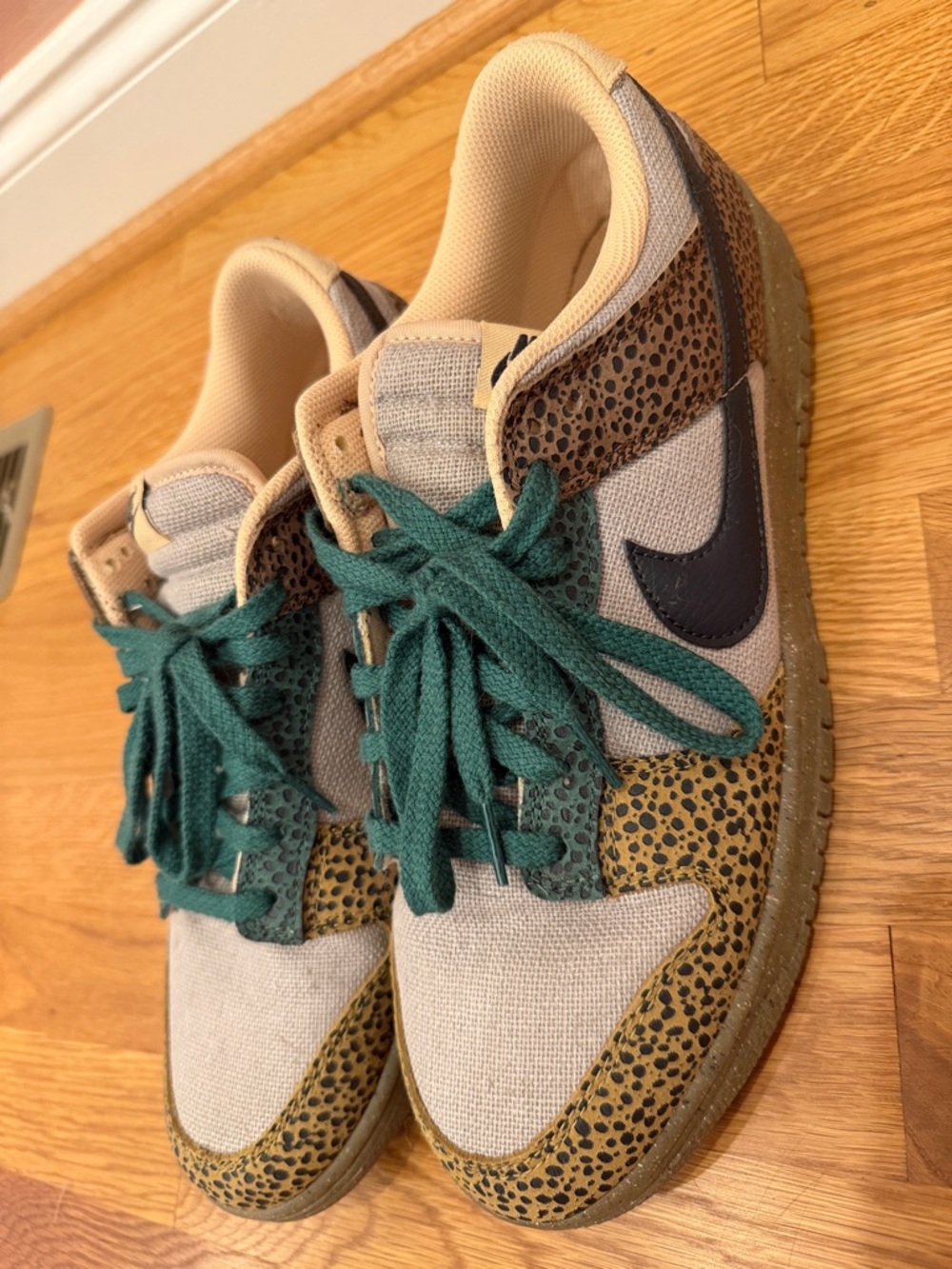 Nike Low-Top Safari Golden Moss Men’s Size 12